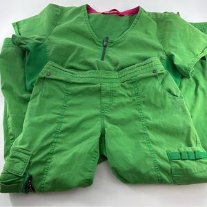 Beyond Scrubs Women's Green Scrub Set